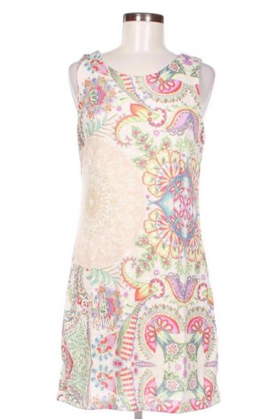 Рокля Desigual, Размер L, Цвят Многоцветен, Цена 186,96 лв.