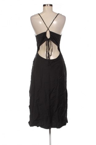 Kleid Perfect Stranger, Größe M, Farbe Schwarz, Preis 29,99 €