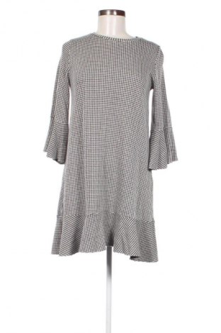Sukienka Pull&Bear, Rozmiar M, Kolor Kolorowy, Cena 38,99 zł