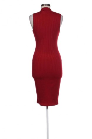 Šaty  Pull&Bear, Velikost M, Barva Červená, Cena  367,00 Kč