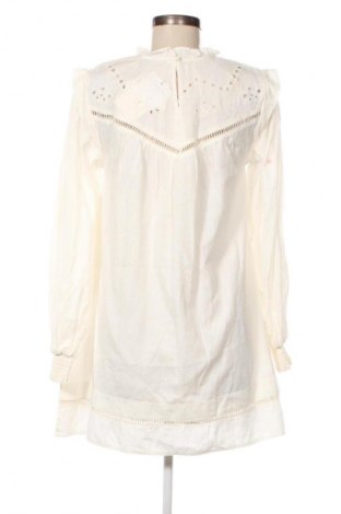 Rochie Pull&Bear, Mărime M, Culoare Alb, Preț 156,99 Lei