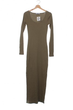Kleid Review, Größe XS, Farbe Grün, Preis 74,99 €