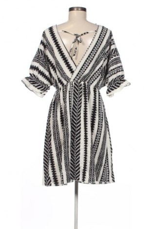 Kleid SHEIN, Größe M, Farbe Mehrfarbig, Preis 16,99 €
