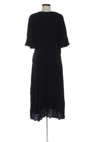 Ruha Trendyol, Méret XL, Szín Fekete, Ár 18 920 Ft