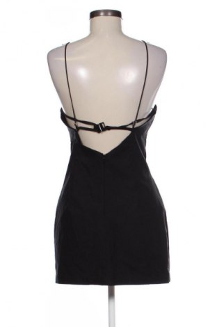 Sukienka Urban Outfitters, Rozmiar M, Kolor Czarny, Cena 110,34 zł