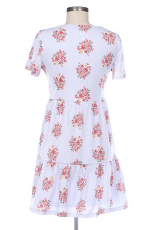 Kleid VILA, Größe M, Farbe Mehrfarbig, Preis € 13,82