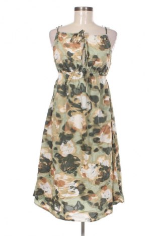 Рокля Vero Moda, Размер M, Цвят Многоцветен, Цена 77,99 лв.