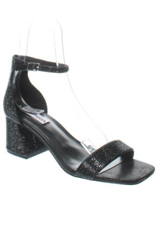 Сандали Steve Madden, Размер 40, Цвят Черен, Цена 137,99 лв.