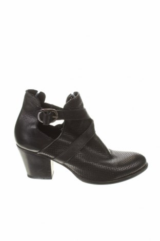 Дамски обувки Bata, Размер 39, Цвят Черен, Естествена кожа, Цена 48,30 лв.