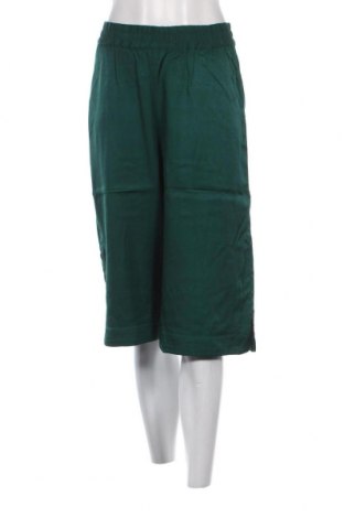 Дамски панталон Second Female, Размер S, Цвят Зелен, Цена 10,78 лв.