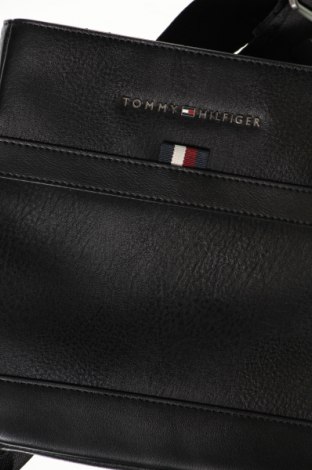 Geantă Tommy Hilfiger, Culoare Negru, Preț 447,37 Lei