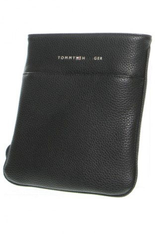 Чанта Tommy Hilfiger, Цвят Черен, Цена 123,75 лв.