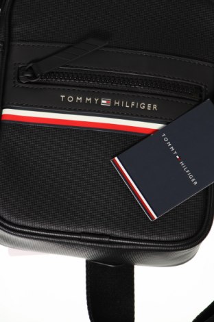 Чанта Tommy Hilfiger, Цвят Черен, Цена 165,29 лв.