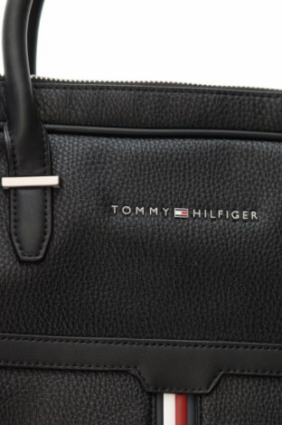 Чанта за лаптоп Tommy Hilfiger, Цвят Черен, Цена 265,00 лв.