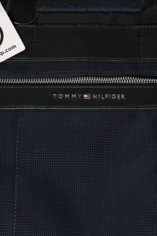 Чанта за лаптоп Tommy Hilfiger, Цвят Син, Цена 120,99 лв.