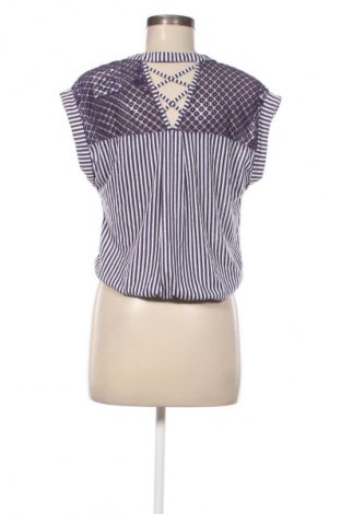 Γυναικεία μπλούζα Almost Famous, Μέγεθος M, Χρώμα Πολύχρωμο, Τιμή 4,70 €