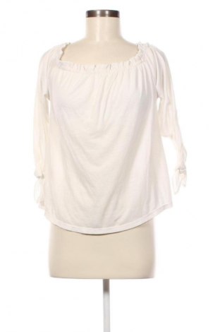 Damen Shirt Bershka, Größe M, Farbe Weiß, Preis 13,22 €