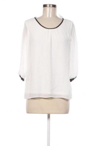 Дамска блуза Clockhouse, Размер S, Цвят Бял, Цена 8,55 лв.