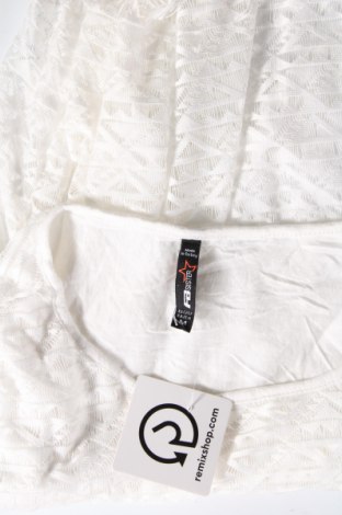 Γυναικεία μπλούζα Fb Sister, Μέγεθος M, Χρώμα Λευκό, Τιμή 4,70 €