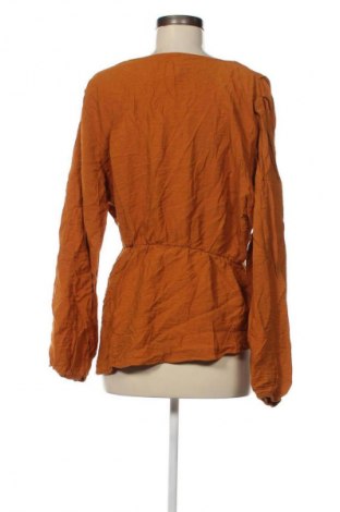 Damen Shirt Gina Tricot, Größe M, Farbe Gelb, Preis 2,99 €