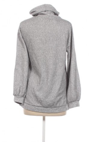 Damen Shirt Stradivarius, Größe S, Farbe Grau, Preis € 5,49