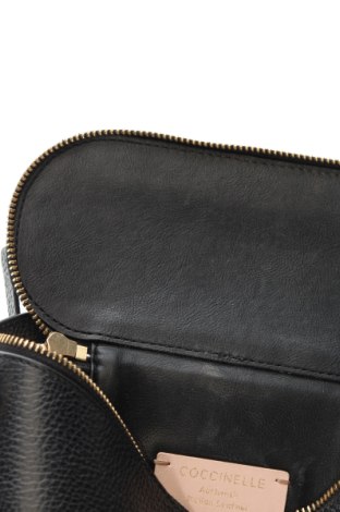 Дамска чанта Coccinelle, Цвят Черен, Цена 350,10 лв.