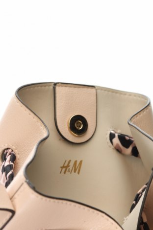 Дамска чанта H&M, Цвят Бежов, Цена 19,00 лв.