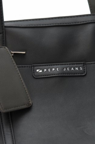 Дамска чанта Pepe Jeans, Цвят Черен, Цена 148,20 лв.