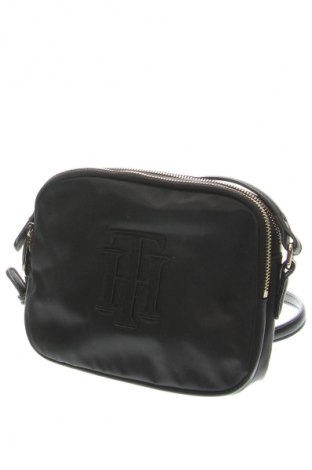 Дамска чанта Tommy Hilfiger, Цвят Черен, Цена 101,92 лв.