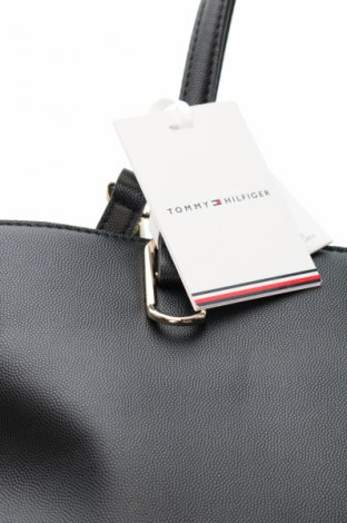 Damska torebka Tommy Hilfiger, Kolor Czarny, Cena 496,99 zł