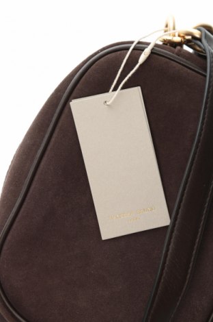 Дамска чанта Vanessa Bruno, Цвят Кафяв, Цена 585,65 лв.