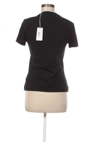 Γυναικείο t-shirt Guess, Μέγεθος M, Χρώμα Μαύρο, Τιμή 37,11 €