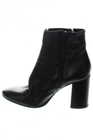 Botine de damă, Mărime 38, Culoare Negru, Preț 128,99 Lei