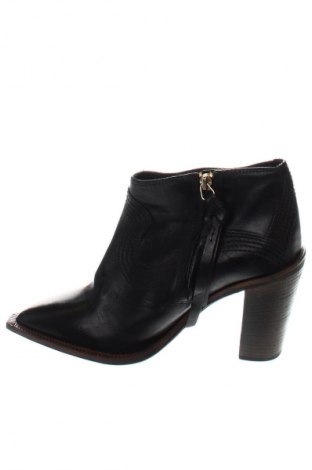 Botine de damă Hugo Boss, Mărime 37, Culoare Negru, Preț 848,99 Lei