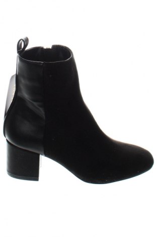 Botine de damă Lascana, Mărime 36, Culoare Negru, Preț 126,99 Lei