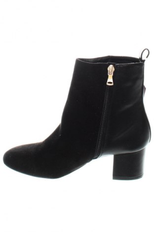 Botine de damă Lascana, Mărime 38, Culoare Negru, Preț 126,99 Lei