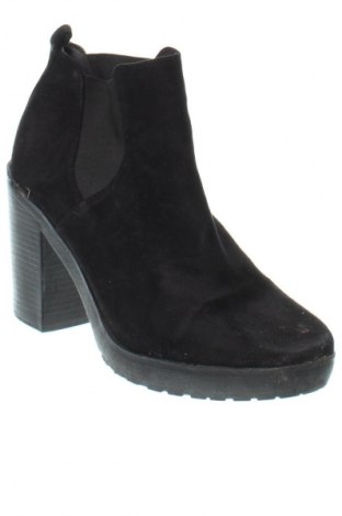 Botine de damă New Yorker, Mărime 41, Culoare Negru, Preț 78,99 Lei