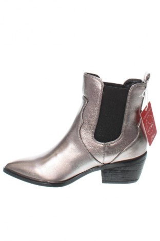 Botine de damă S.Oliver, Mărime 37, Culoare Argintiu, Preț 230,99 Lei