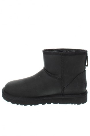 Дамски ботуши UGG Australia, Размер 37, Цвят Черен, Цена 328,00 лв.