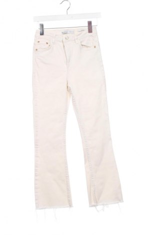 Damen Jeans Bershka, Größe S, Farbe Weiß, Preis € 8,90