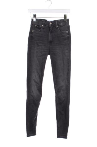 Γυναικείο Τζίν Calvin Klein Jeans, Μέγεθος S, Χρώμα Γκρί, Τιμή 44,23 €