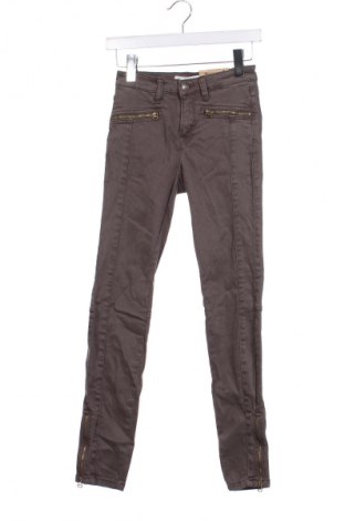 Damskie jeansy H&M L.O.G.G., Rozmiar XS, Kolor Brązowy, Cena 25,99 zł