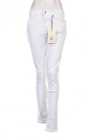 Damen Jeans Levi's, Größe L, Farbe Weiß, Preis 53,20 €