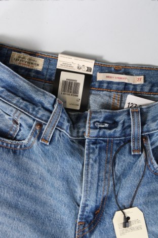 Дамски дънки Levi's, Размер M, Цвят Син, Цена 172,00 лв.