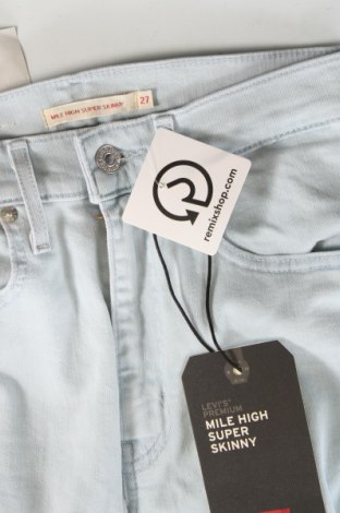 Дамски дънки Levi's, Размер M, Цвят Син, Цена 172,00 лв.