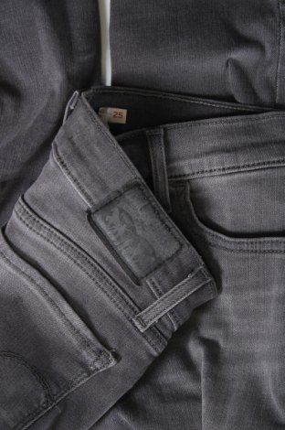 Γυναικείο Τζίν Levi's, Μέγεθος XS, Χρώμα Γκρί, Τιμή 11,21 €