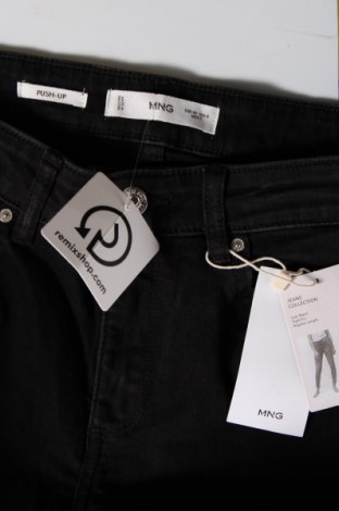 Damen Jeans Mango, Größe M, Farbe Schwarz, Preis 19,85 €