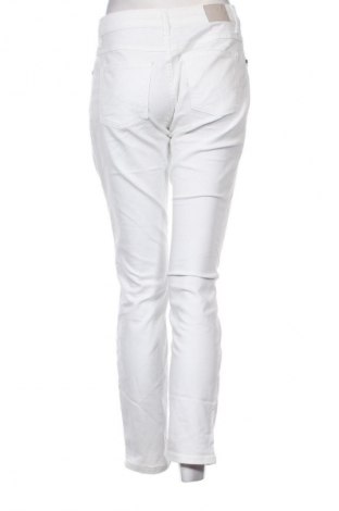 Damen Jeans Mustang, Größe M, Farbe Weiß, Preis 28,53 €