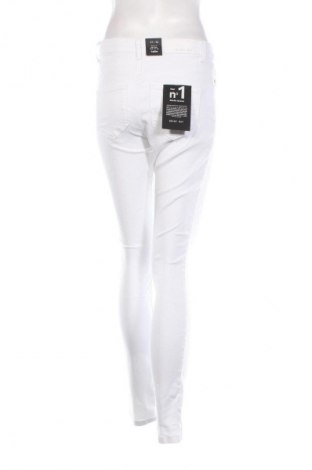 Damen Jeans Noisy May, Größe M, Farbe Weiß, Preis € 13,99