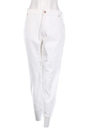 Γυναικείο Τζίν ONLY, Μέγεθος M, Χρώμα Λευκό, Τιμή 21,83 €